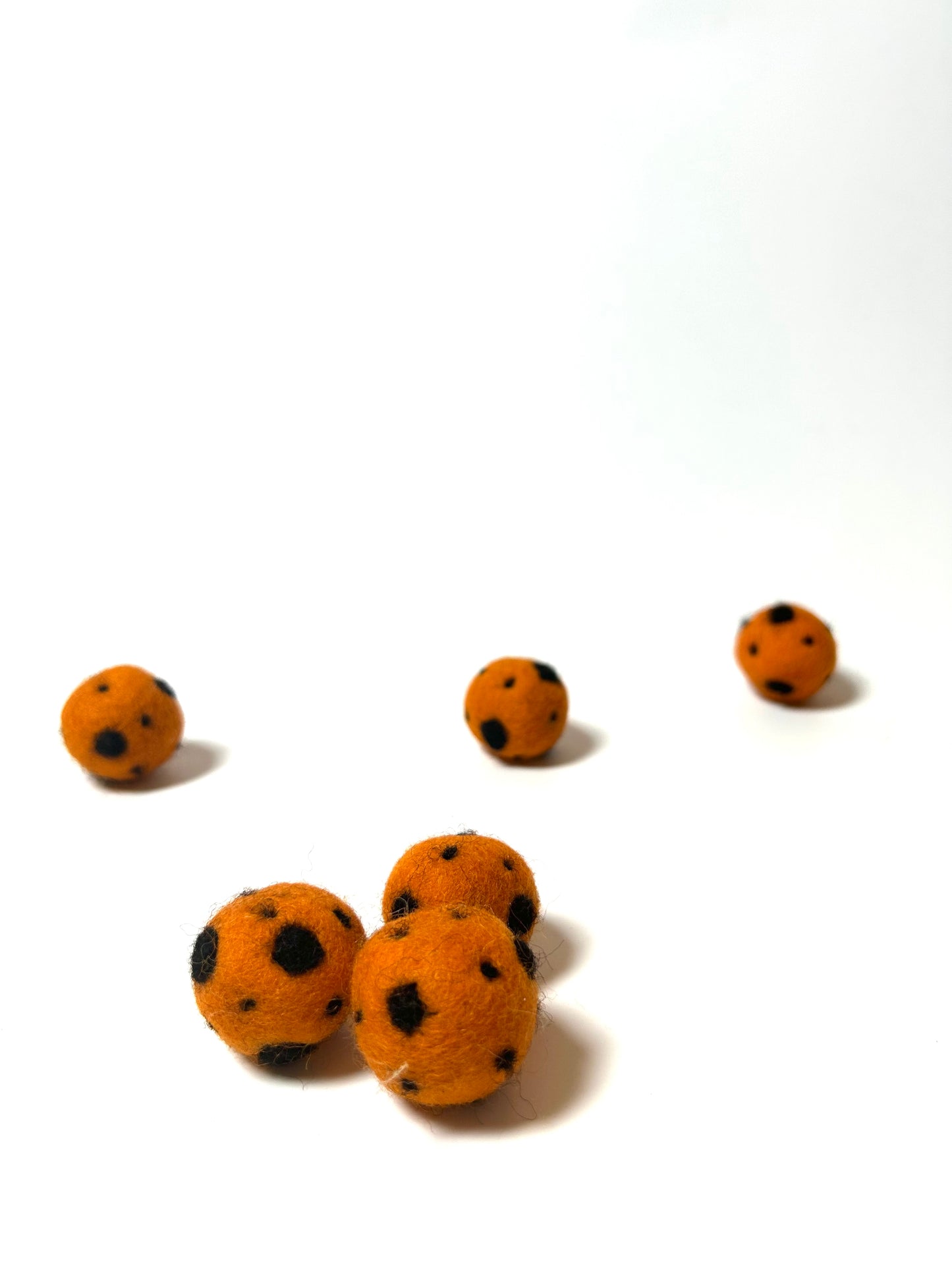 "Mini Rotten Pumpkin" Safe Felt Cat Toy Balls