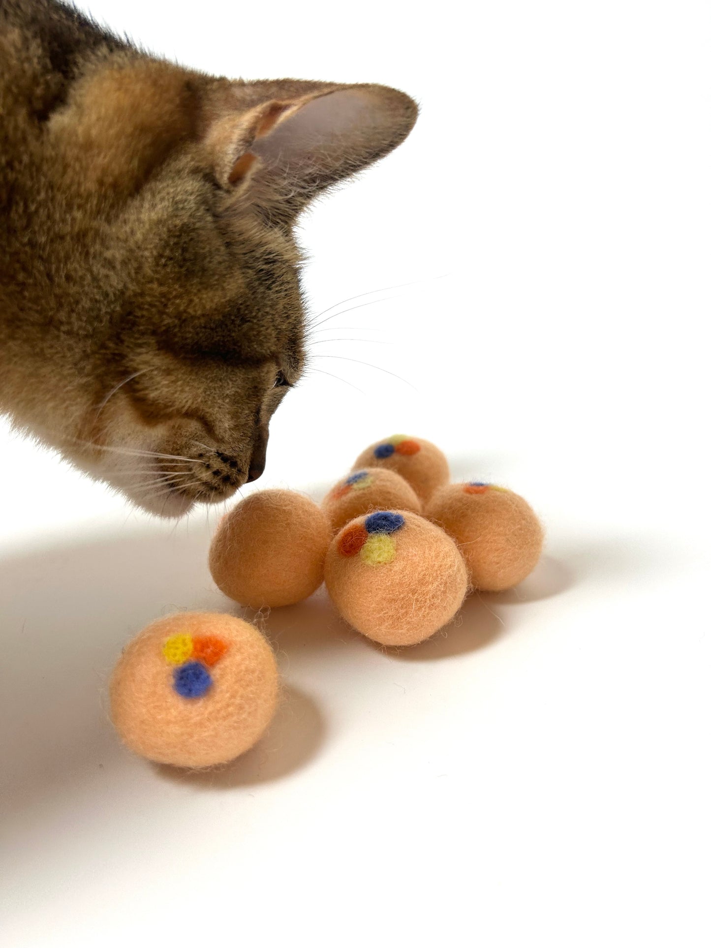 "Small Candy" Safe Felt Cat Toy Balls