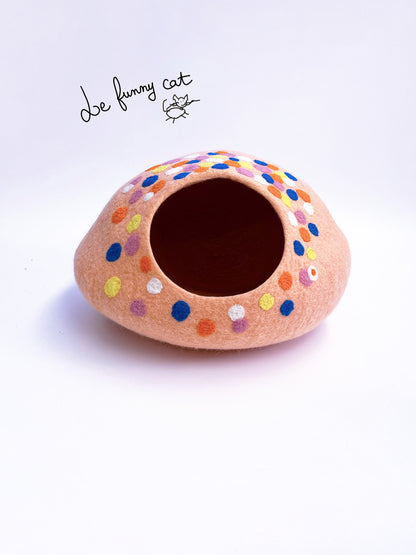"Candy House" Felt Cat Cave